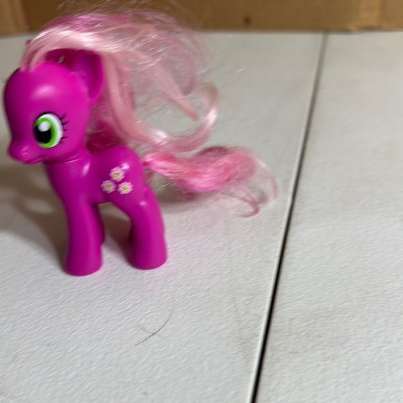 My‎ Little Pony Cheerilee Figure - Picture 1 of 2